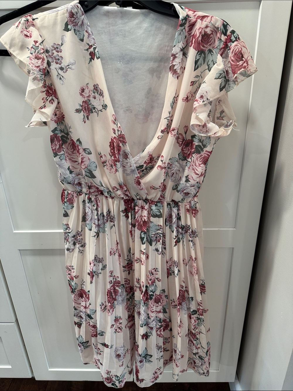 Floral V-Neck Ruffle Sleeve Dress in Cream and Rose